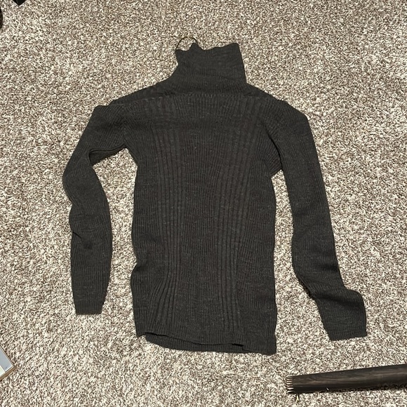 Shirts - Picture 4 of 4